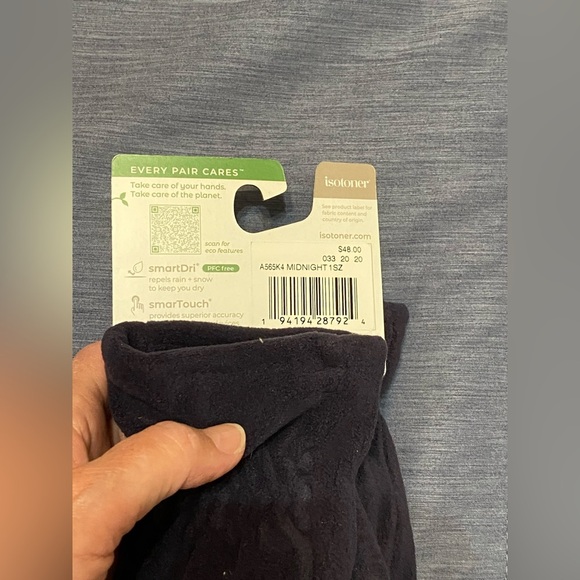 Isotoner Women’s Dark Gray Gloves OS NWT - Picture 3 of 3